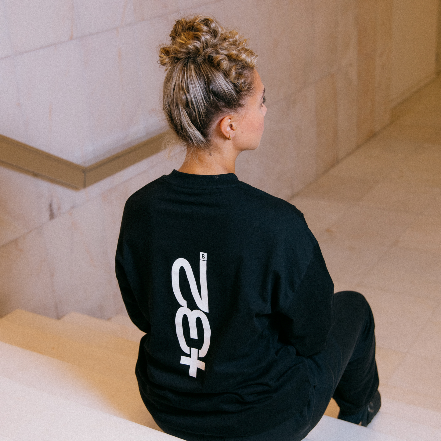 Longsleeve Black Tee Big back +32™ Logo