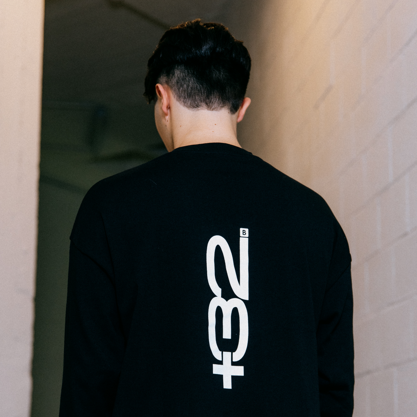 Longsleeve Black Tee Big back +32™ Logo